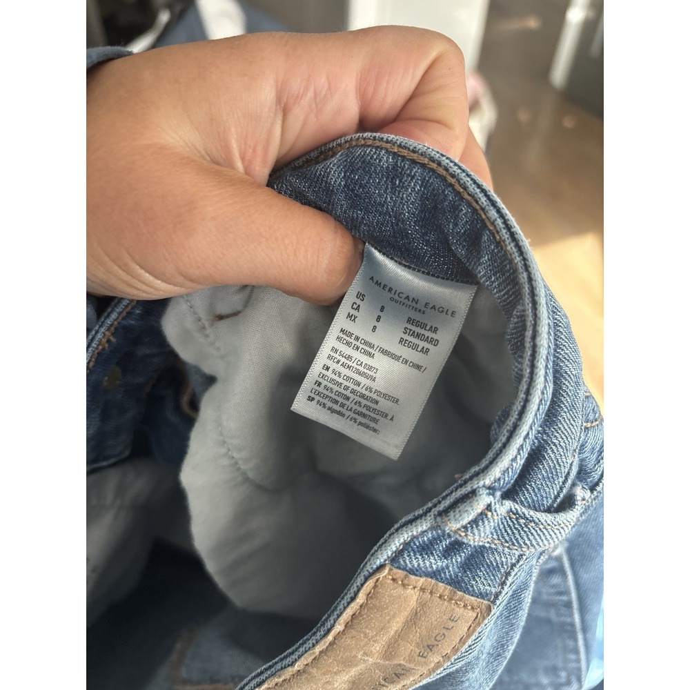 American Eagle Outfitters High Rise Distressed Mom Jeans‎ Comfort Stretch Sz 8 - Picture 8 of 8